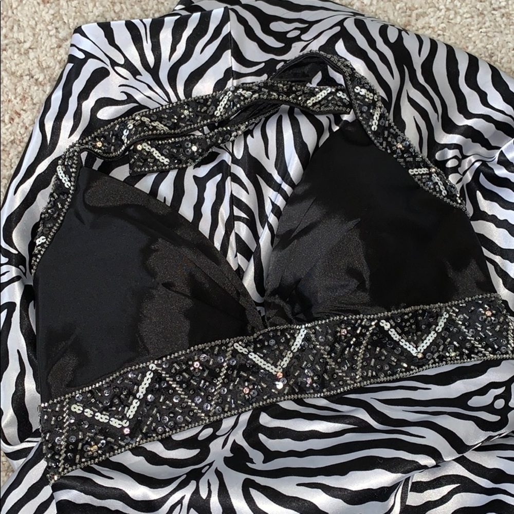 🦓 Zebra Prom Dress